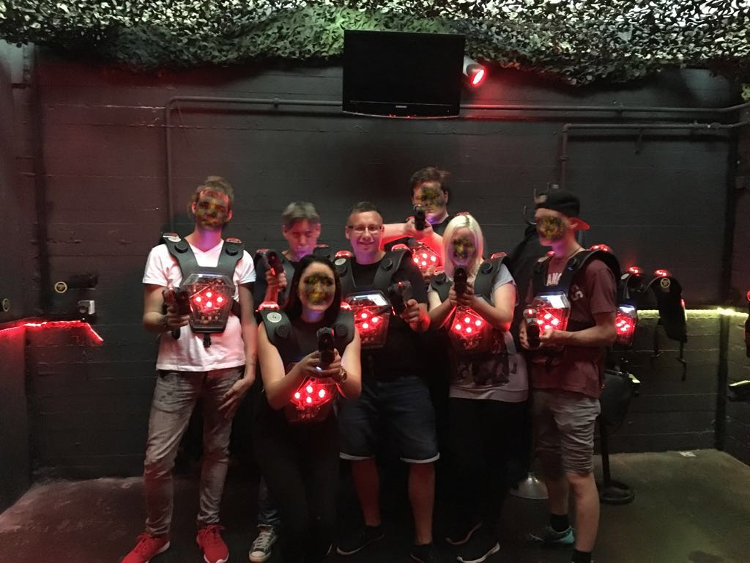 Du betrachtest gerade Betreutes Wohnen – Paintball-Ausflug