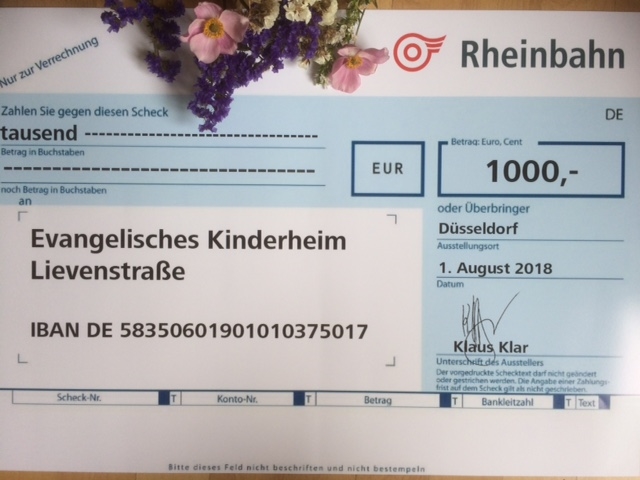 Mehr über den Artikel erfahren großzügige Spende beim Verkauf von Rheinbahn-Haltestellenschildern