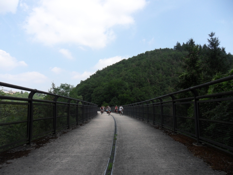 Read more about the article Wind von vorn: Jungen-Fahrradtour durch die Eifel