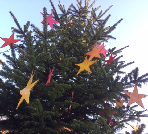 Aktion Weihnachtsbaum im schmücken Ev. Kinderheim e. V. Hilden