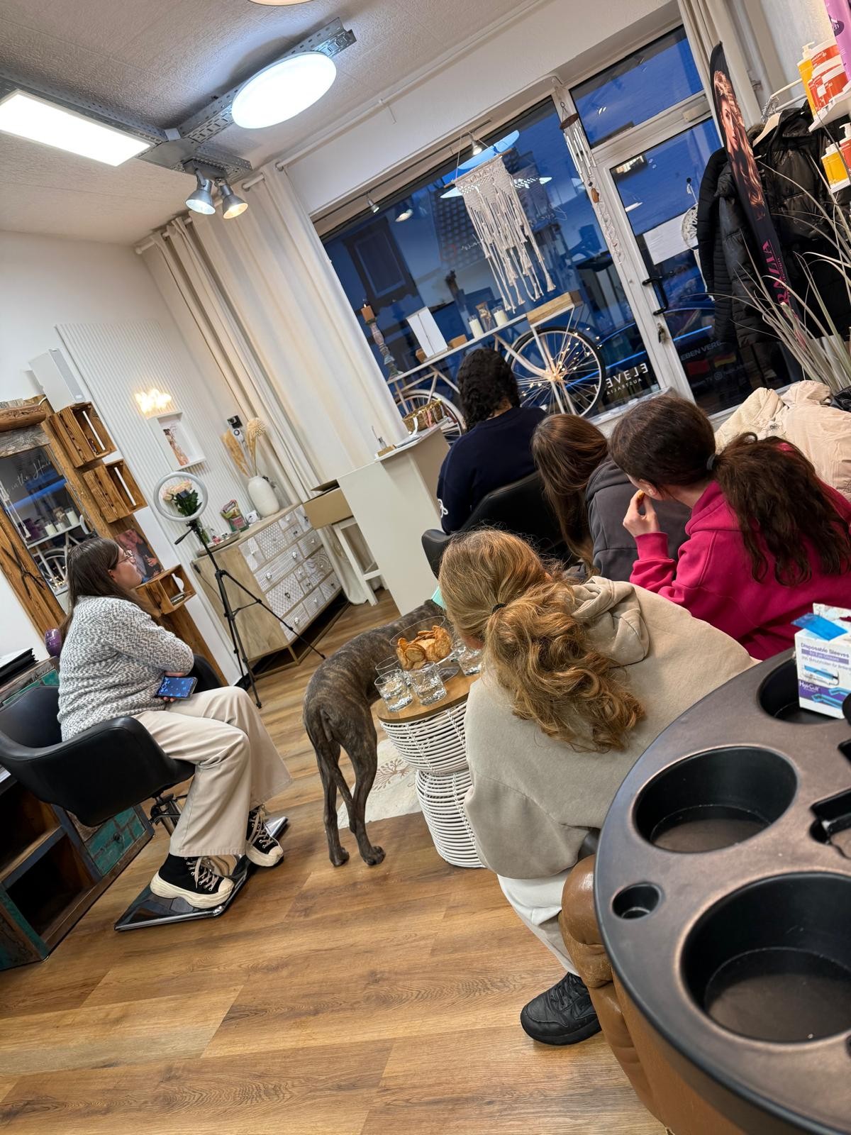 Du betrachtest gerade Friseur-Besuch 🪮bei Grazia Hairdesign 🪮